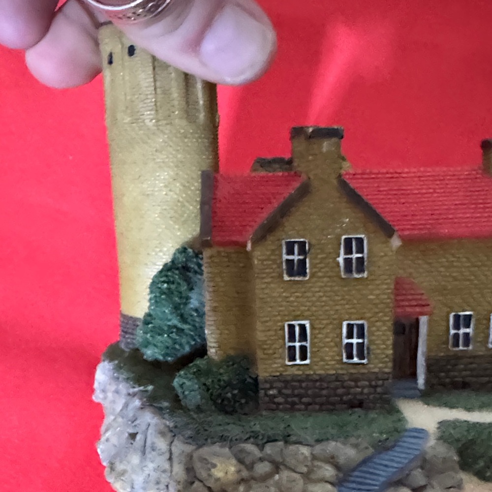 Miniature Lighthouse and Cottage Decor - Picture 7 of 7